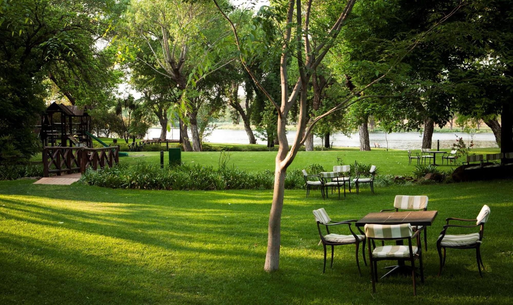 Riverside Sun Vanderbijlpark Exterior foto